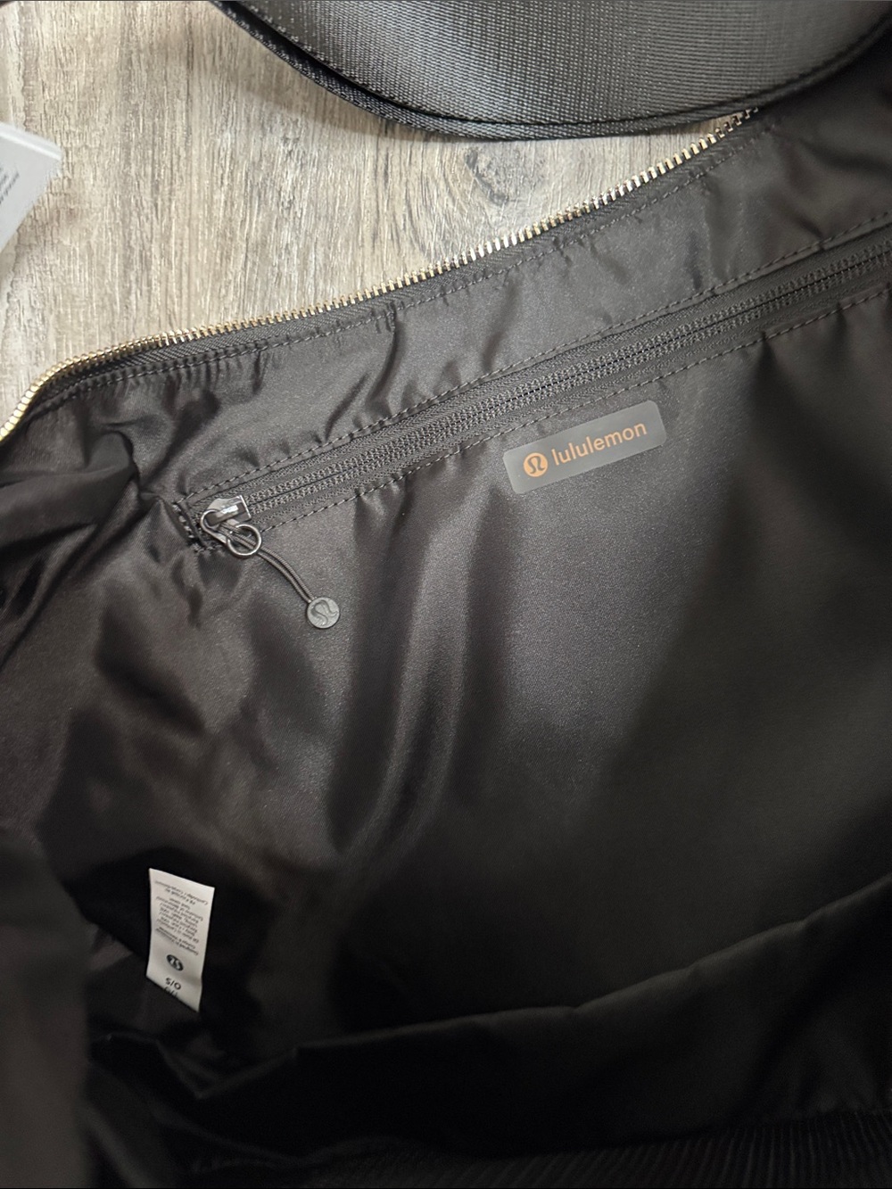 NWT Lululemon Large Slouchy Sling Bag 13L
Metal Hardware Leopard - Picture 6 of 8